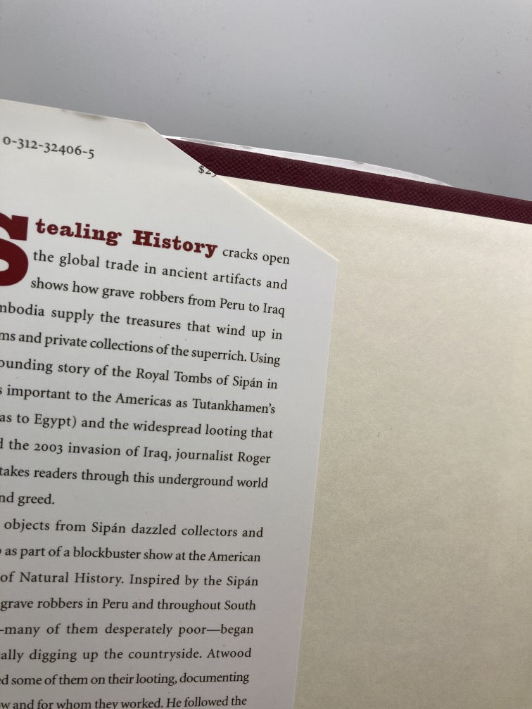 Stealing History: Tomb Raiders, Smugglers and the Looting of the Ancient World