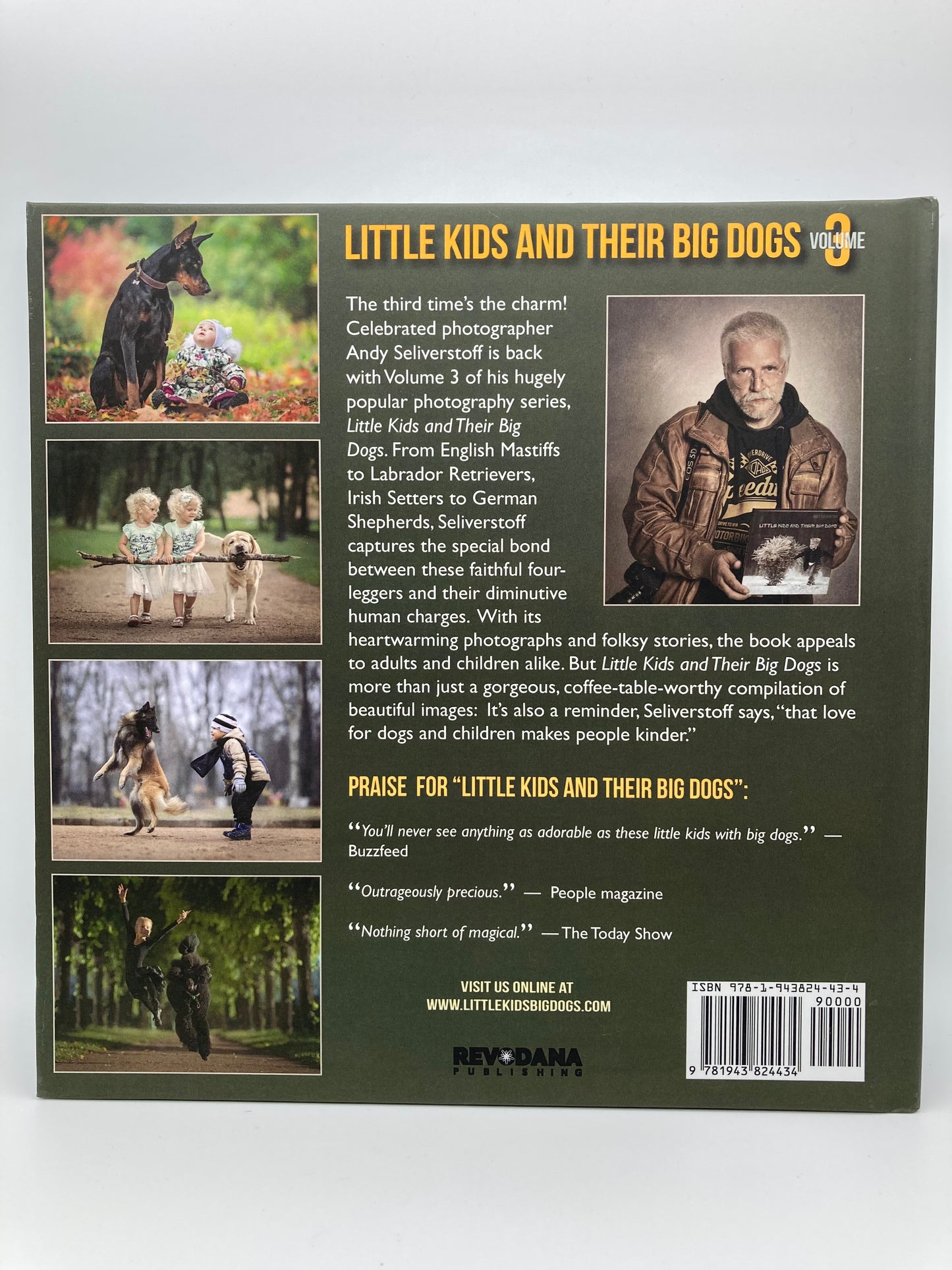 Little Kids and Their Big Dogs: Volume 3