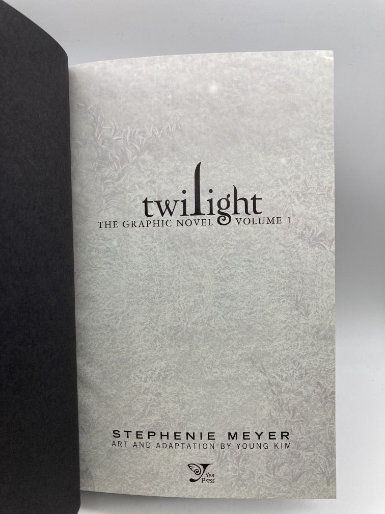 Twilight: The Graphic Novel Volume 1